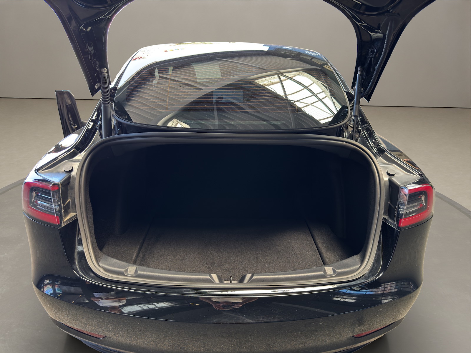 TESLA Model 3 Performance Dual Motor AWD-image-11