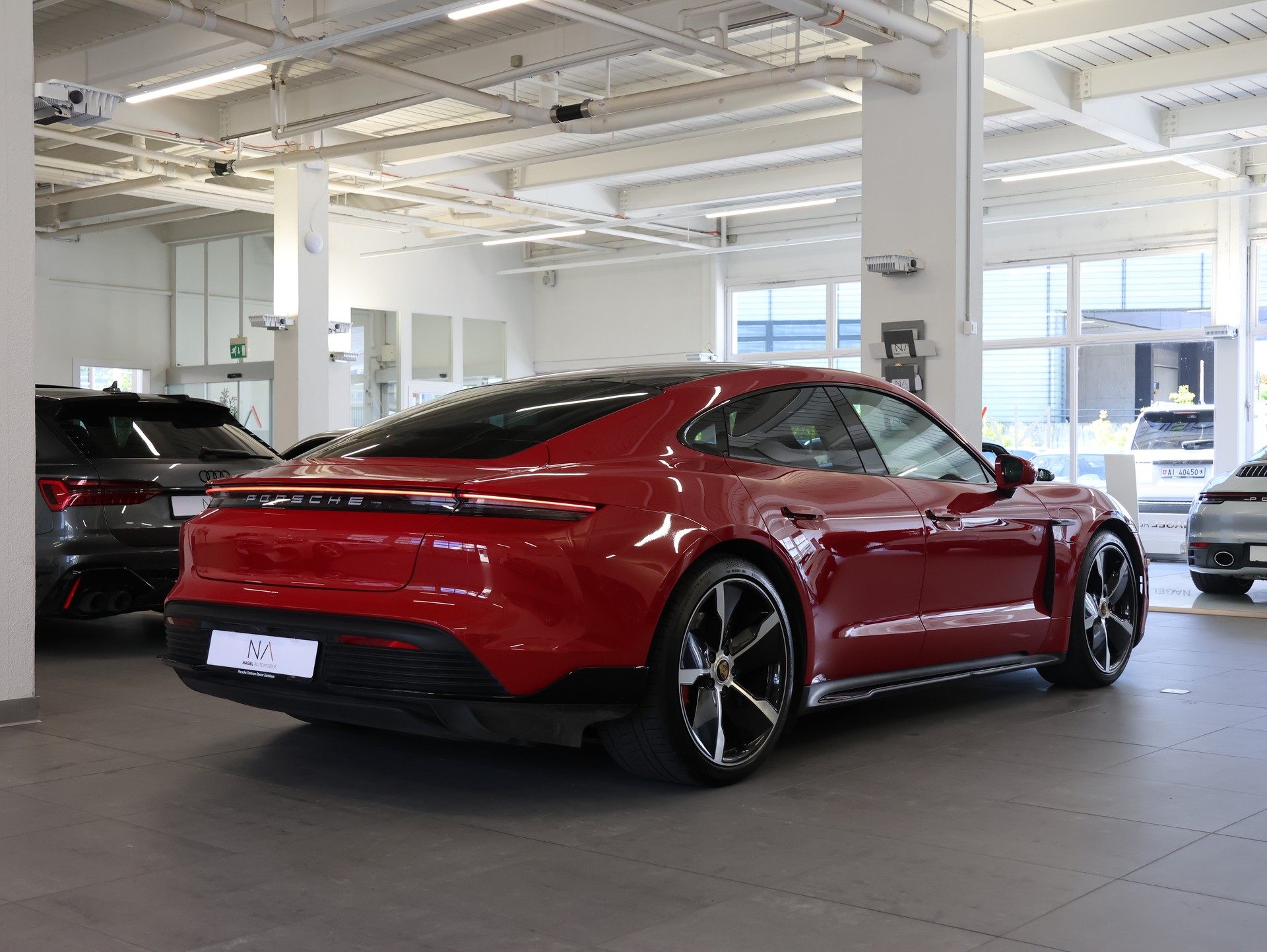 PORSCHE Taycan 4S *Panoramadach* *Bose* *360 Kamera*-image-5