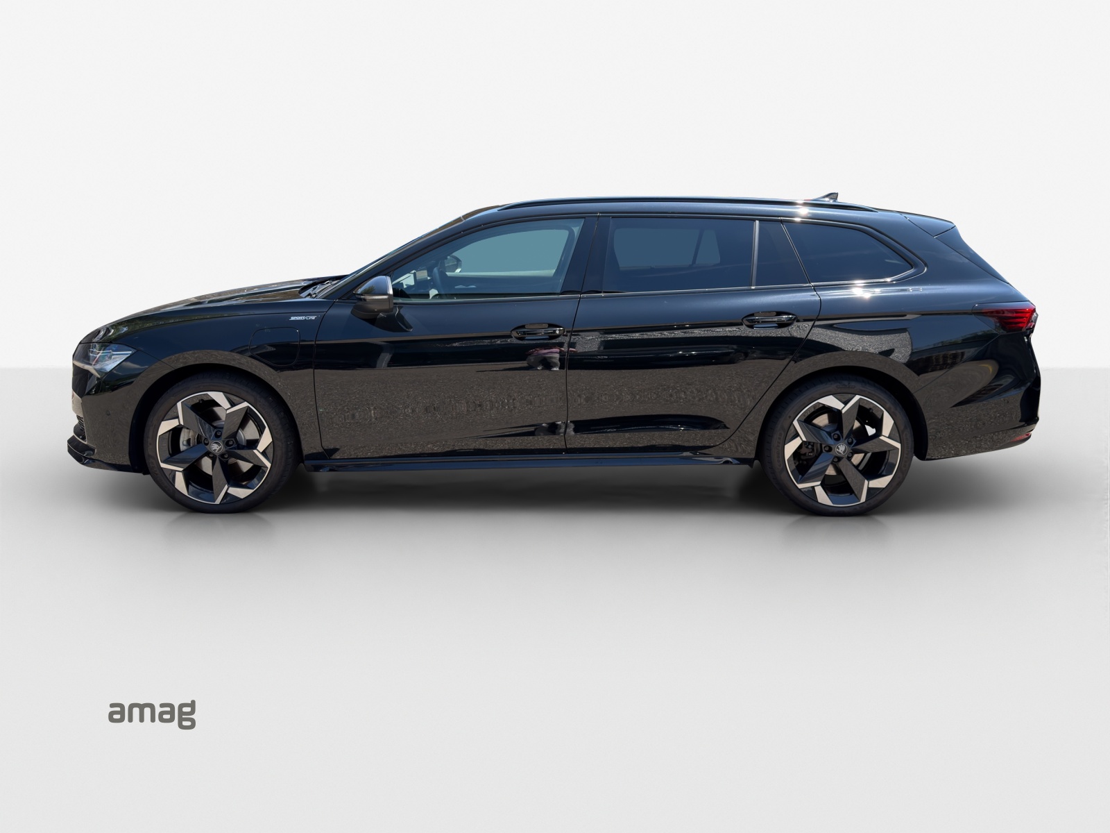 SKODA Superb Combi 1.5 TSI PHEV Sportline DSG-image-1