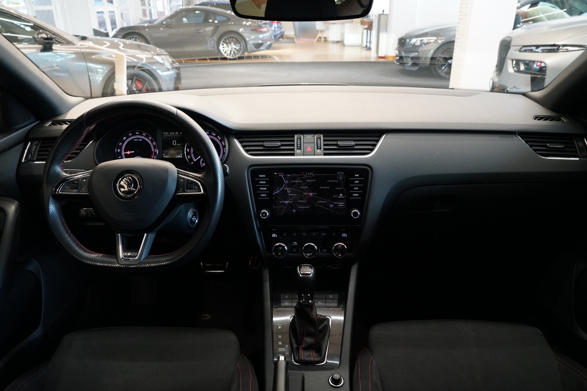 SKODA Octavia Combi 2.0 TDI RS 4x4 DSG-image-10