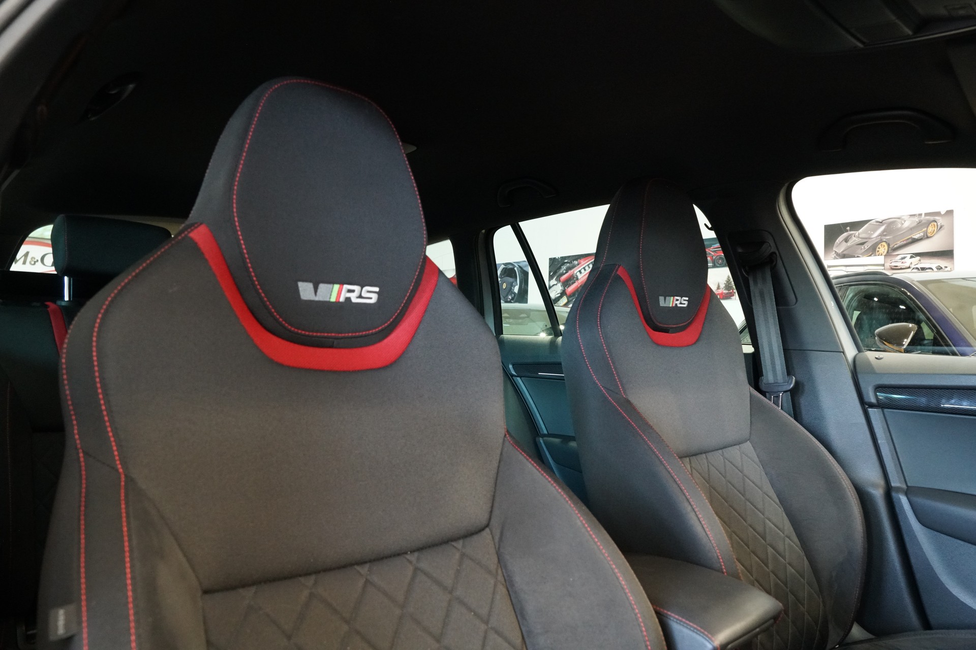 SKODA Octavia Combi 2.0 TDI RS 4x4 DSG-image-12