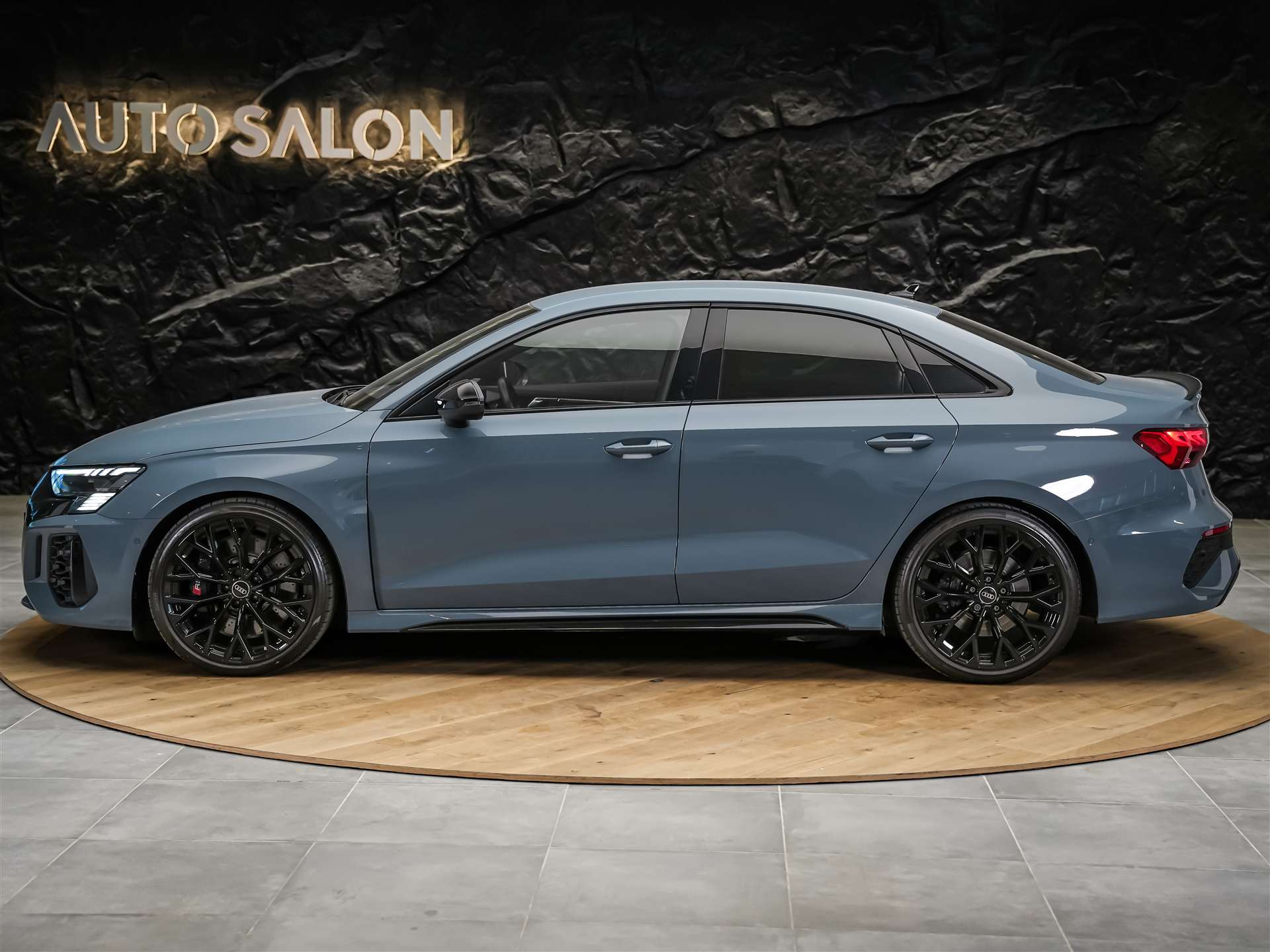 AUDI RS3 Limousine 2.5 TSI quattro S-tronic *Massage*Sportabgas*Matrix LED*-image-1