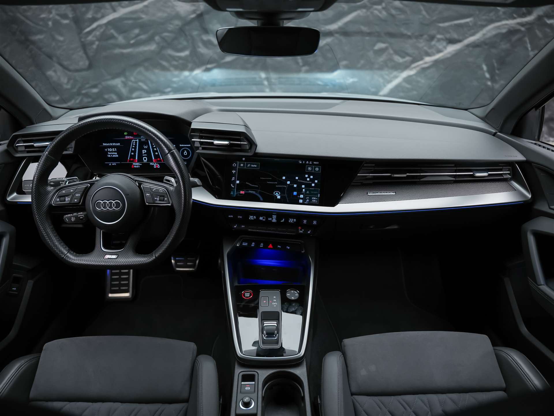 AUDI RS3 Limousine 2.5 TSI quattro S-tronic *Massage*Sportabgas*Matrix LED*-image-18