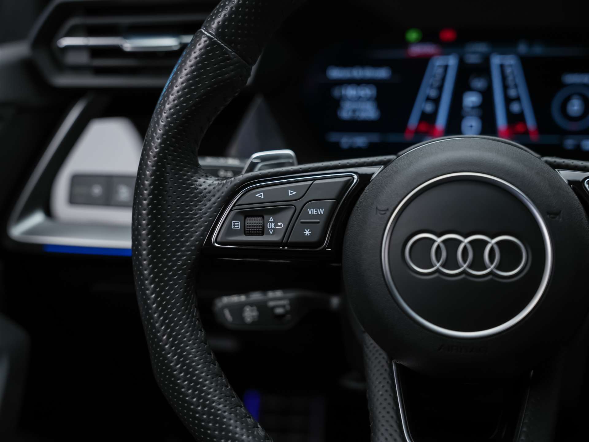AUDI RS3 Limousine 2.5 TSI quattro S-tronic *Massage*Sportabgas*Matrix LED*-image-29