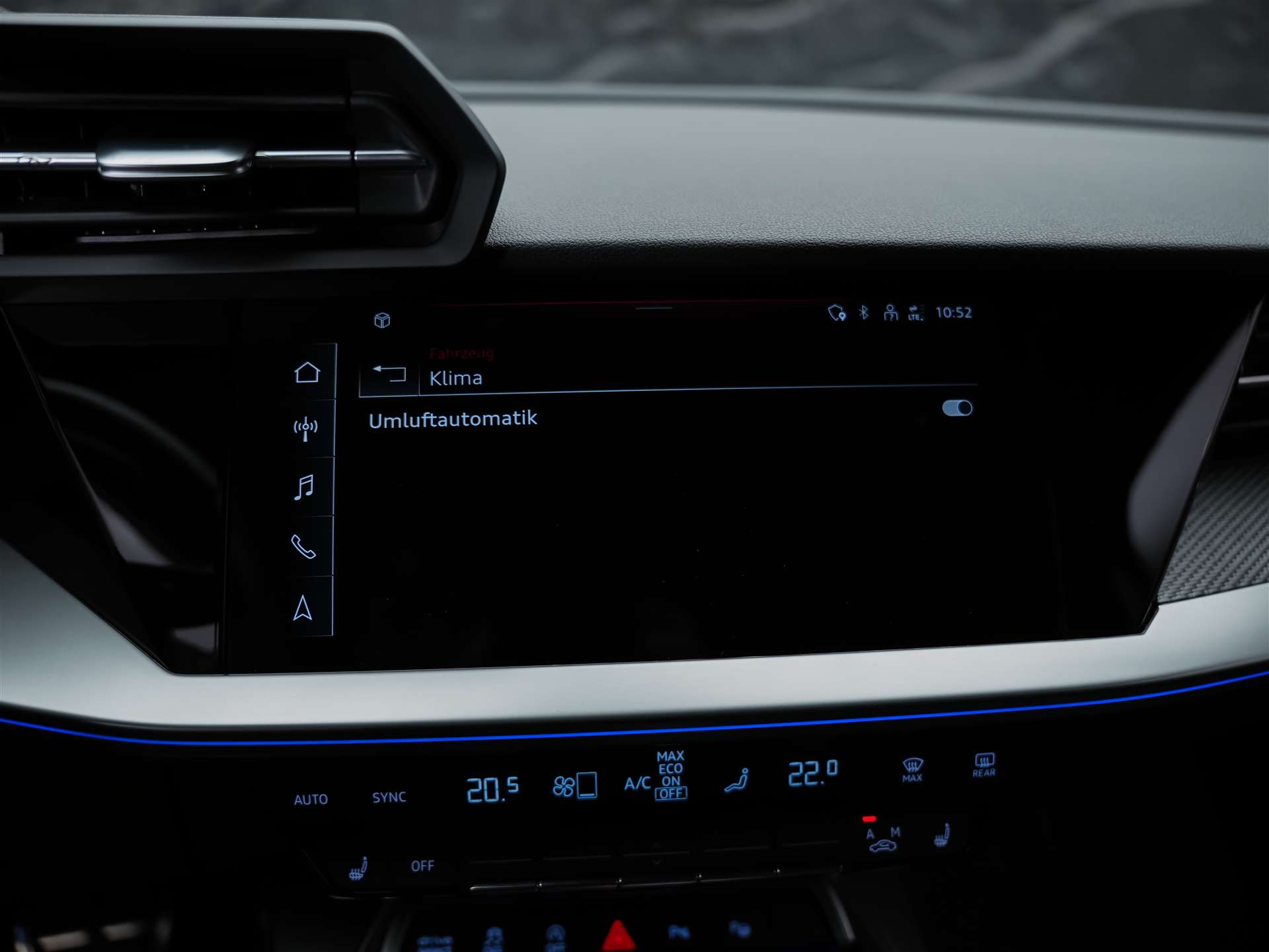 AUDI RS3 Limousine 2.5 TSI quattro S-tronic *Massage*Sportabgas*Matrix LED*-image-36
