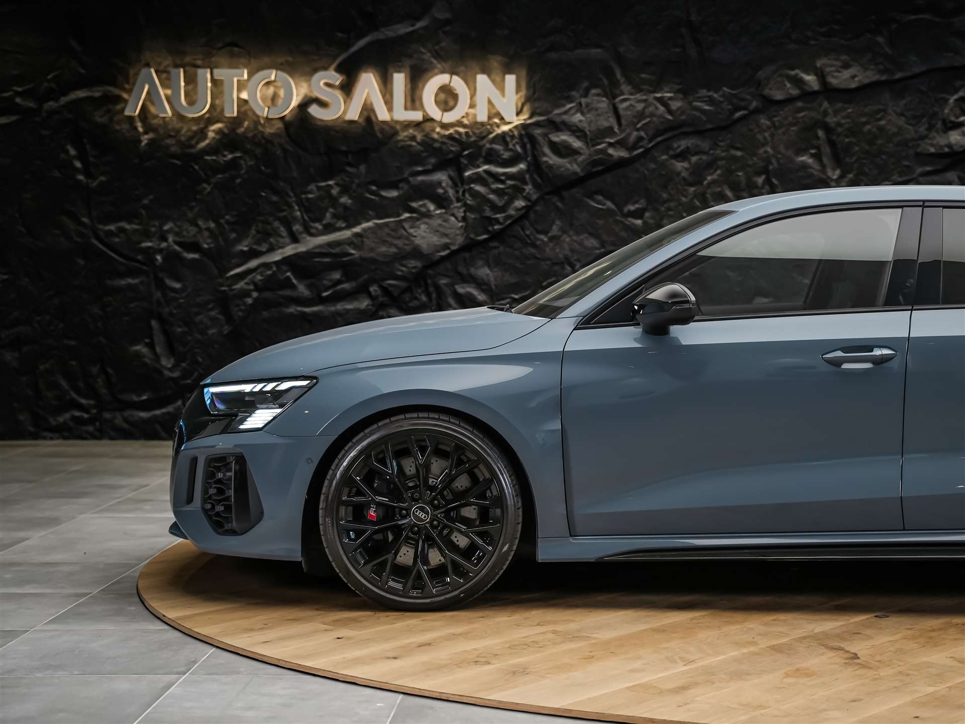 AUDI RS3 Limousine 2.5 TSI quattro S-tronic *Massage*Sportabgas*Matrix LED*-image-15