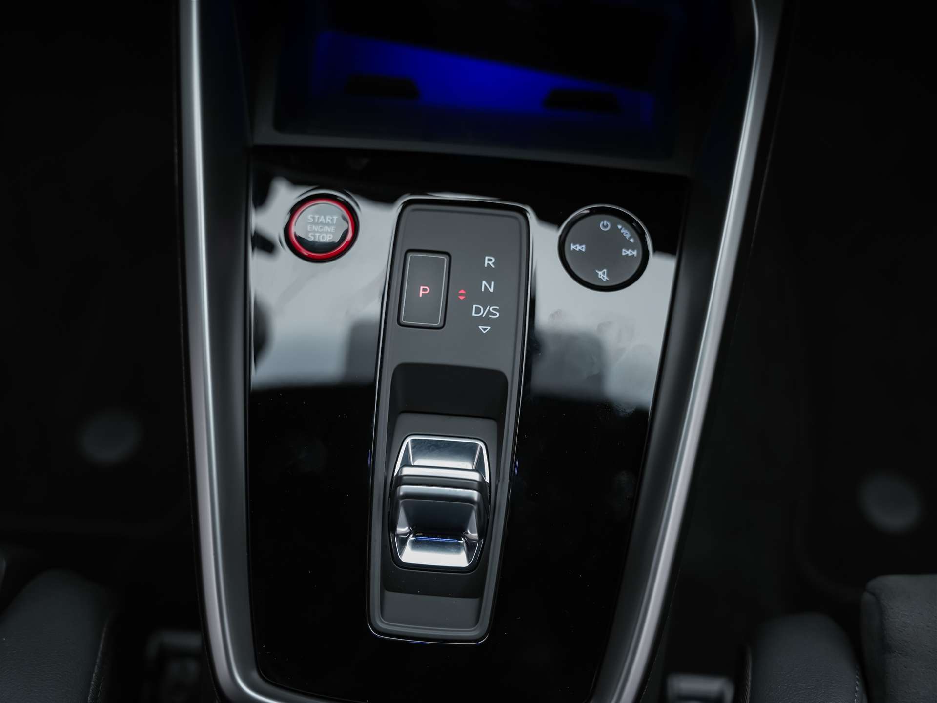 AUDI RS3 Limousine 2.5 TSI quattro S-tronic *Massage*Sportabgas*Matrix LED*-image-21