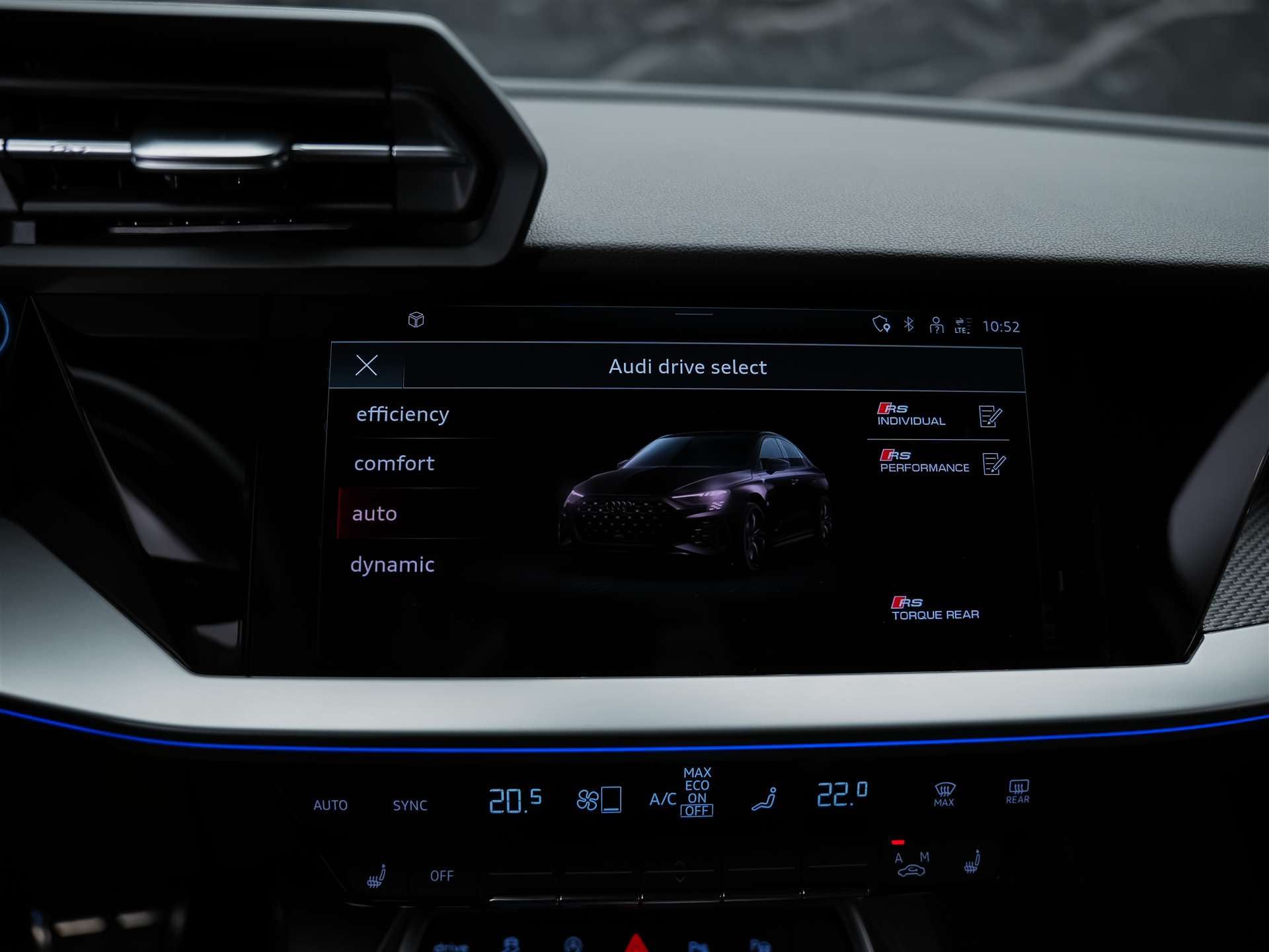 AUDI RS3 Limousine 2.5 TSI quattro S-tronic *Massage*Sportabgas*Matrix LED*-image-33