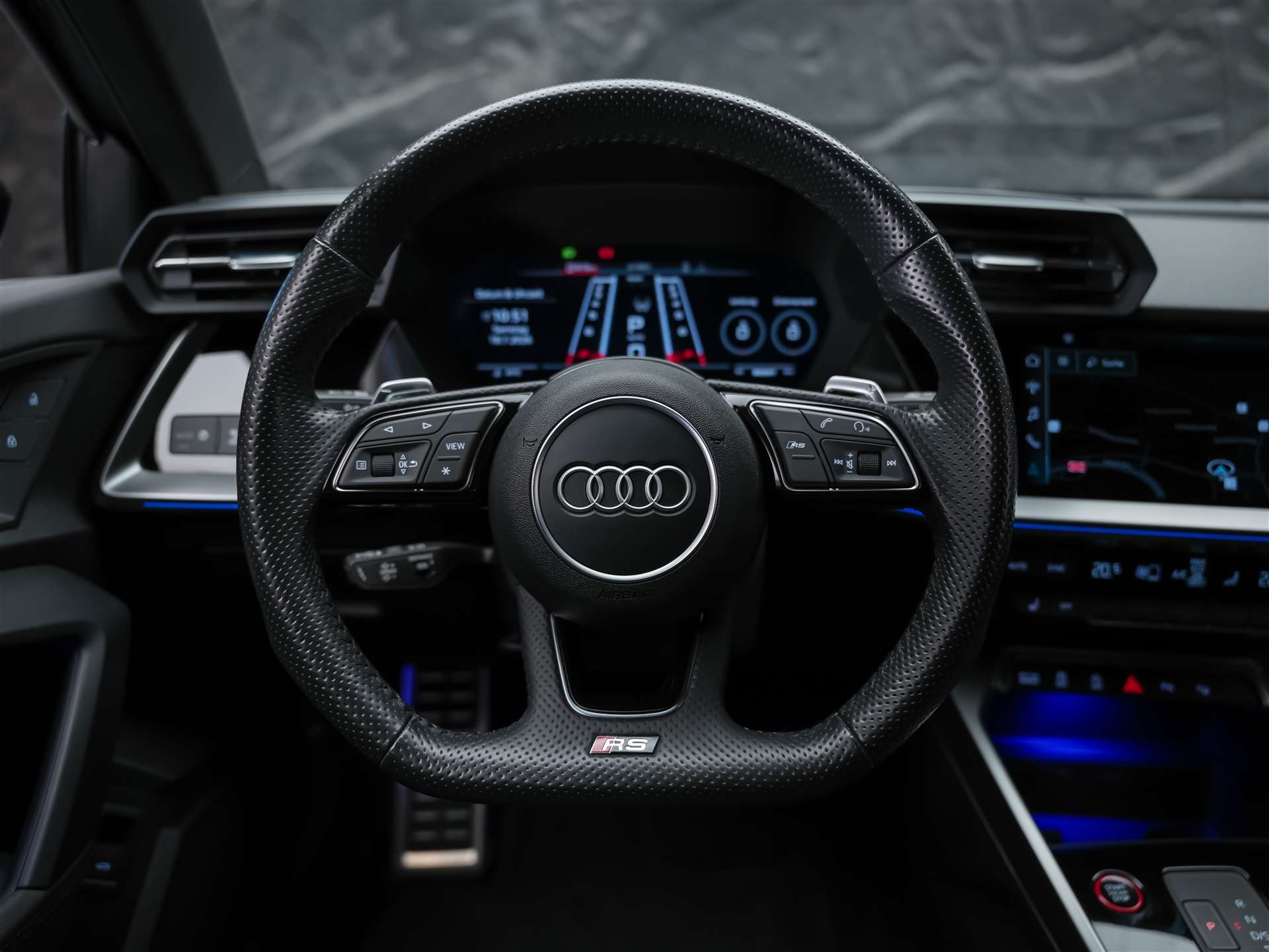 AUDI RS3 Limousine 2.5 TSI quattro S-tronic *Massage*Sportabgas*Matrix LED*-image-28
