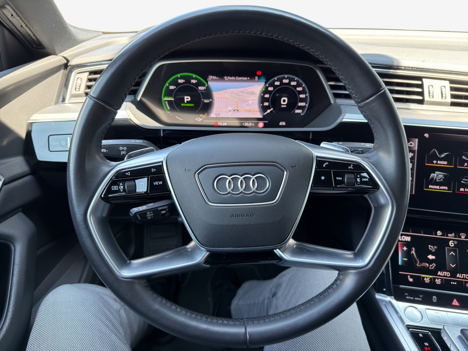 AUDI e-tron 50 Advanced Attraction quattro-image-9