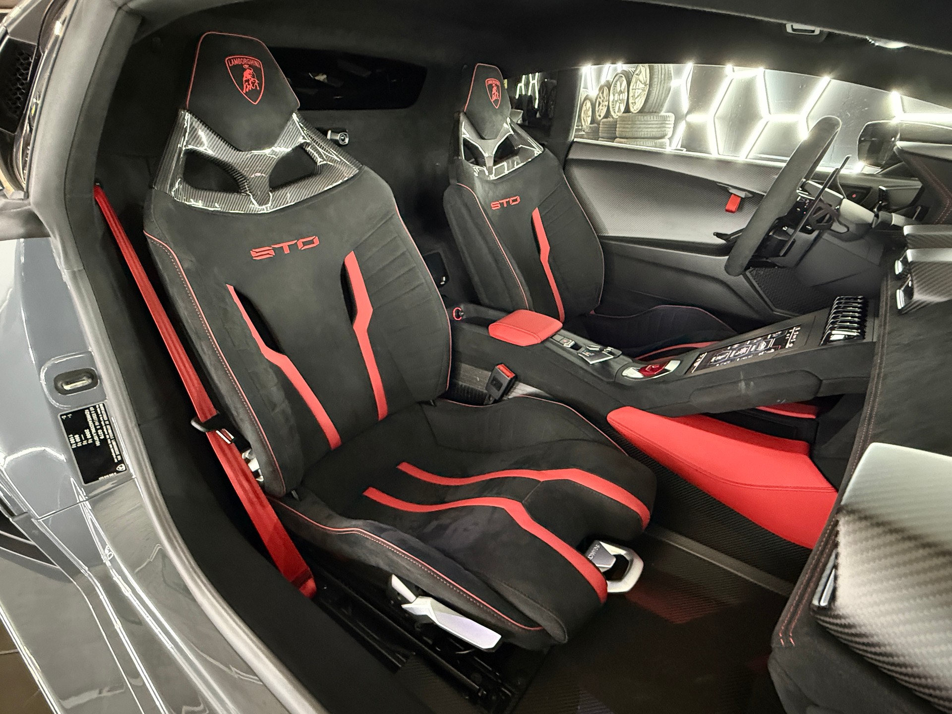 LAMBORGHINI Huracan STO Coupé DCT RWD-image-26