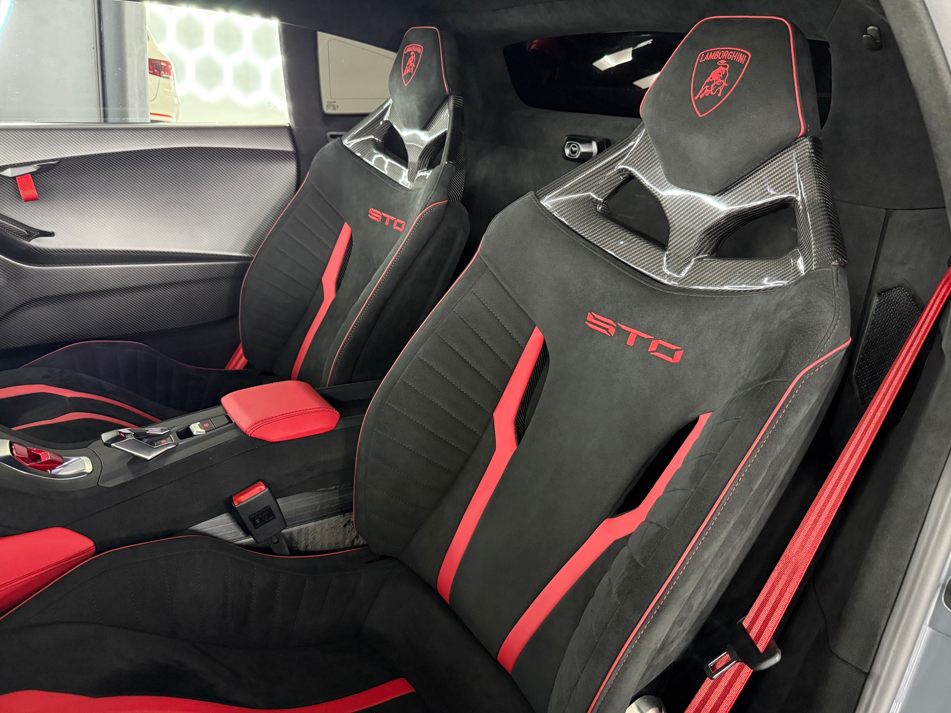 LAMBORGHINI Huracan STO Coupé DCT RWD-image-21