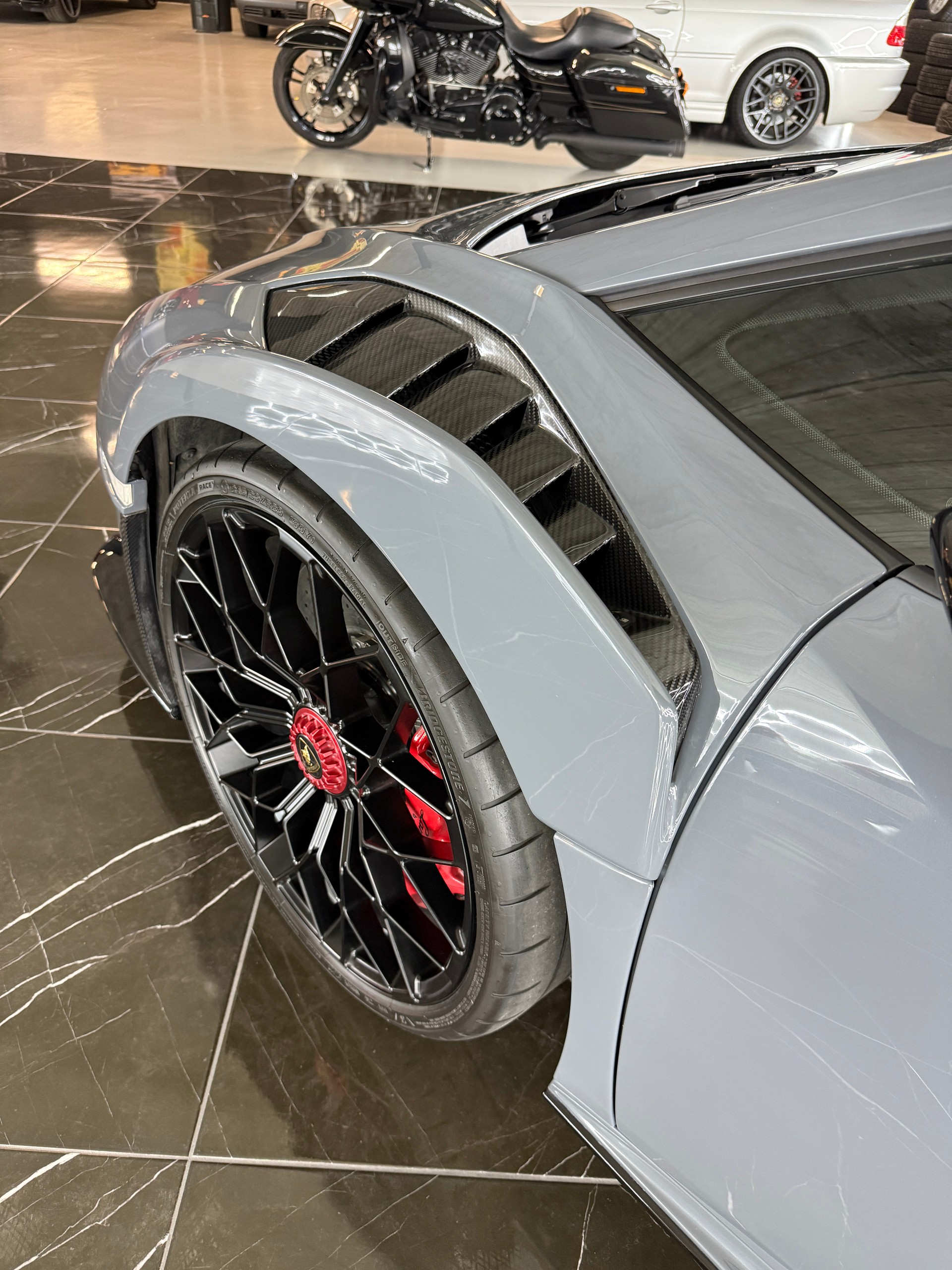 LAMBORGHINI Huracan STO Coupé DCT RWD-image-5