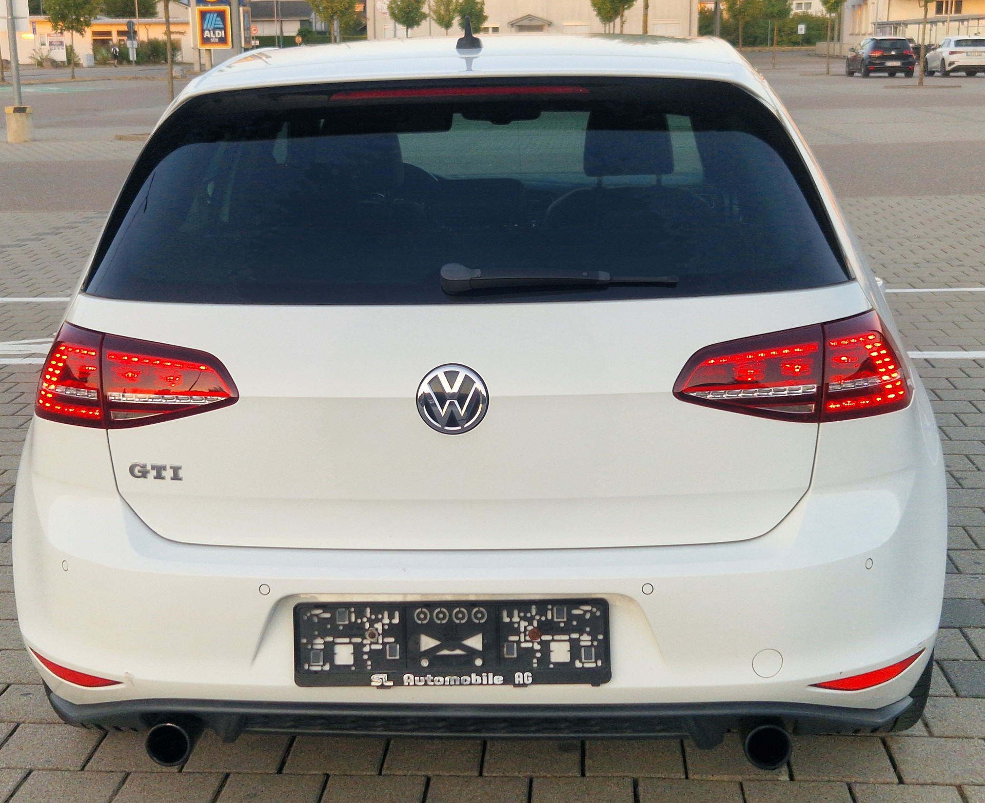 VW Golf 2.0 TSI GTI Performance-image-5