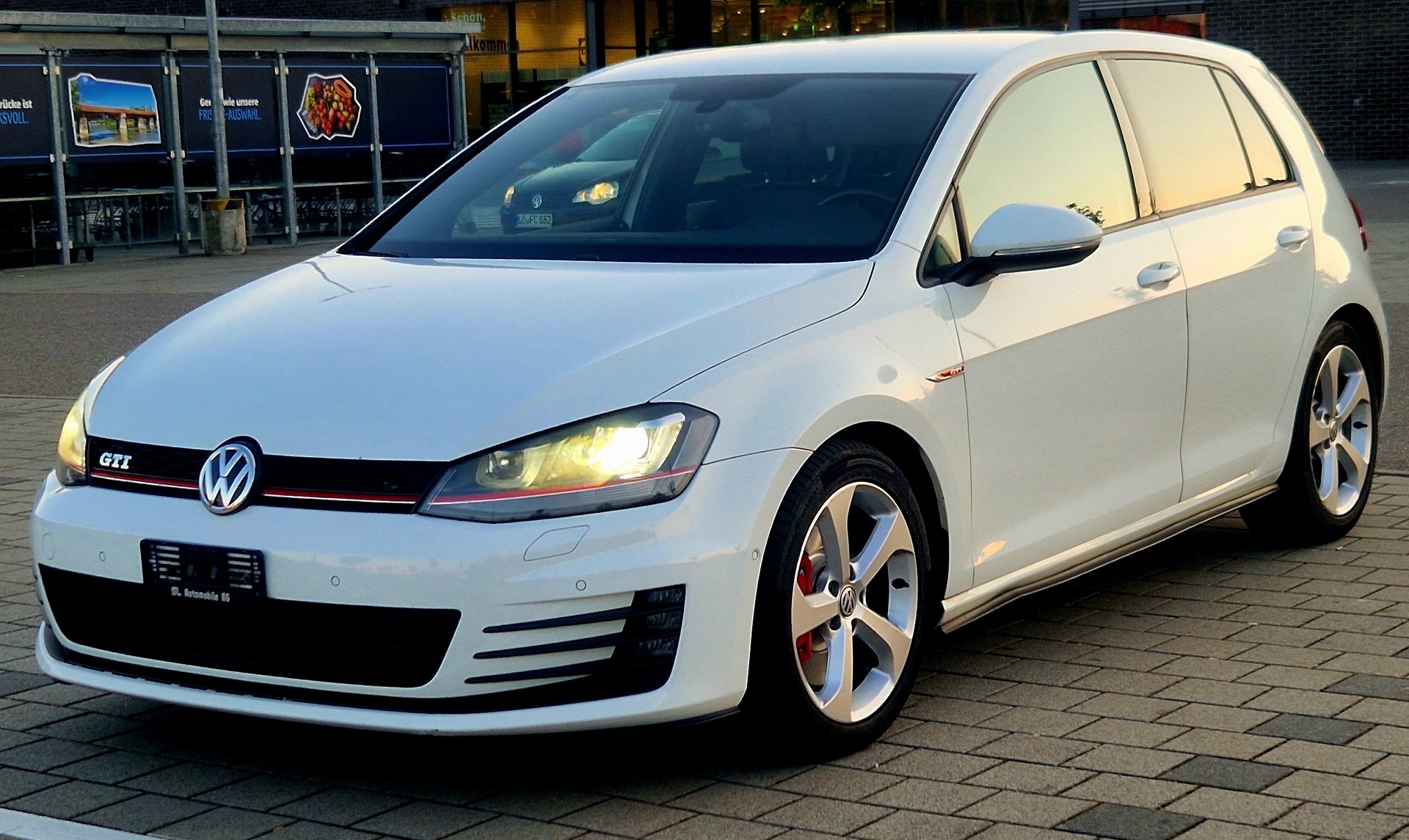 VW Golf 2.0 TSI GTI Performance-image-0
