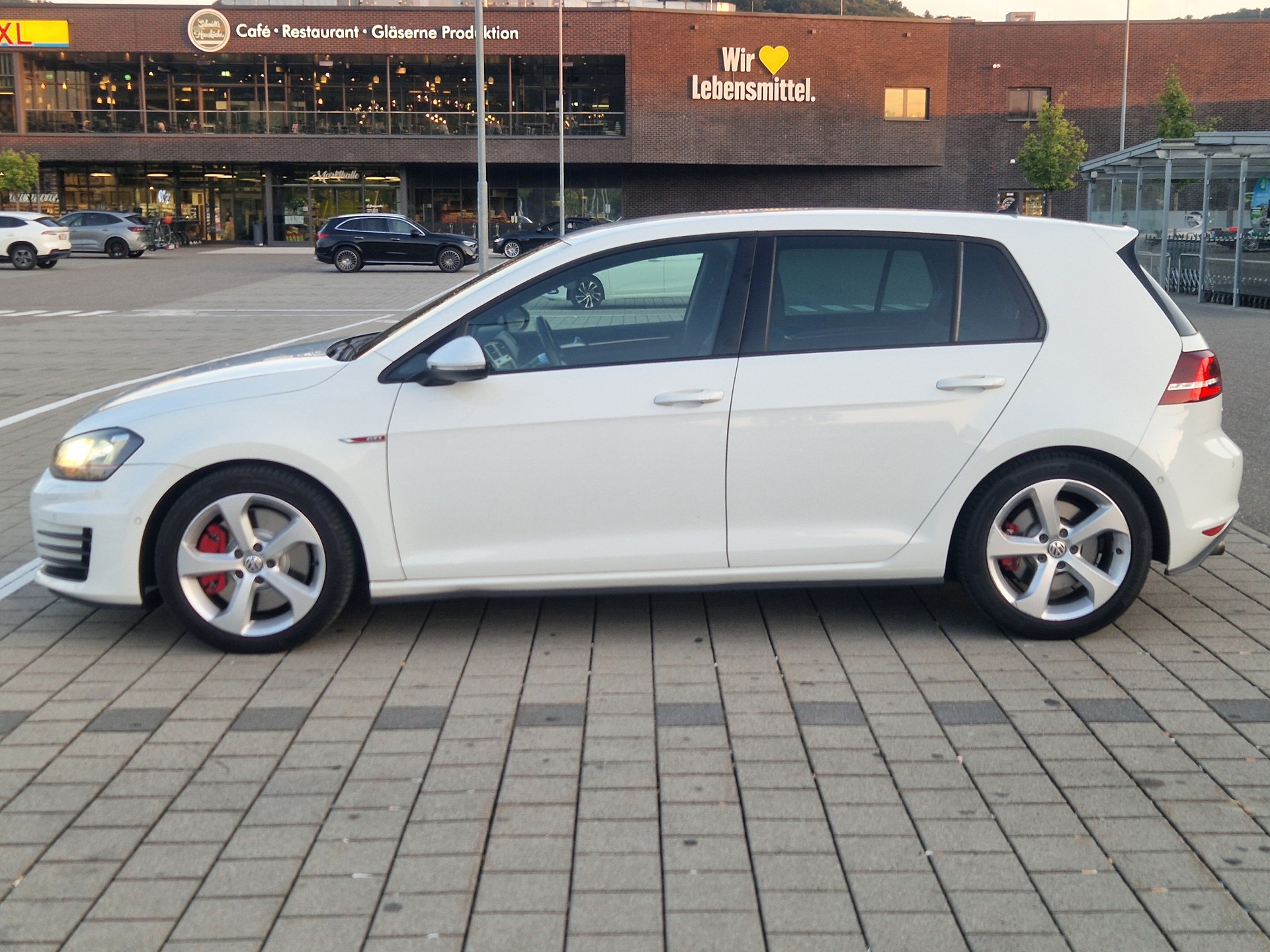 VW Golf 2.0 TSI GTI Performance-image-7