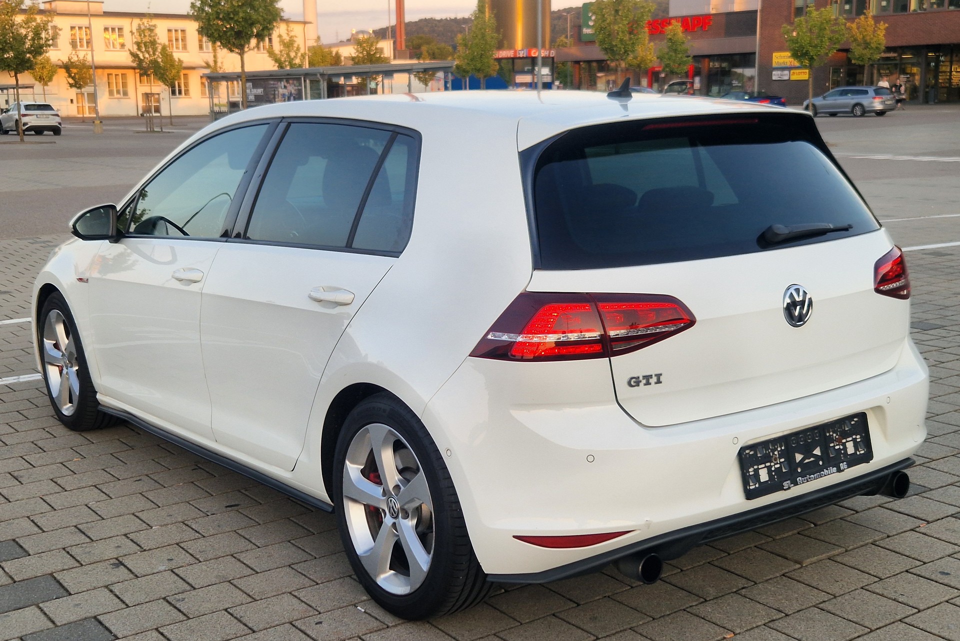 VW Golf 2.0 TSI GTI Performance-image-6