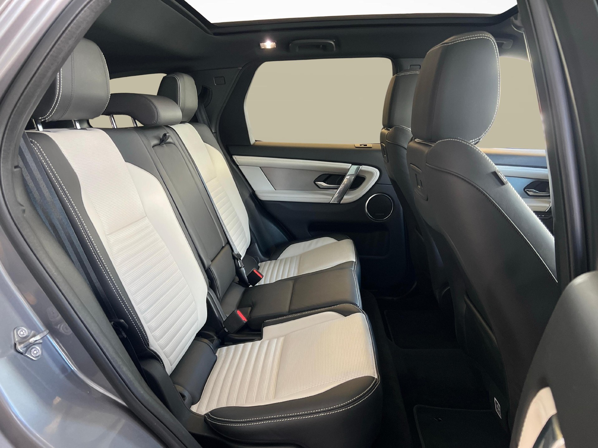 LAND ROVER Discovery Sport 1.5 T 300e Dynamic HSE-image-10