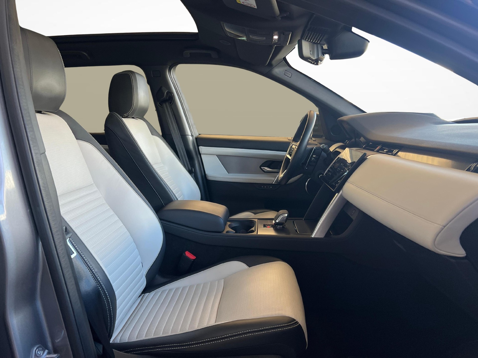 LAND ROVER Discovery Sport 1.5 T 300e Dynamic HSE-image-9