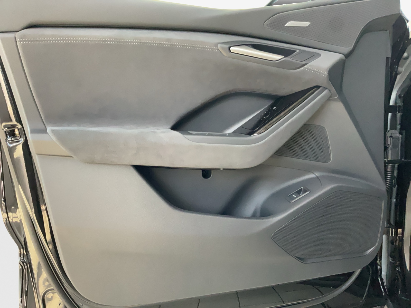 AUDI Q6 e-tron quattro-image-14
