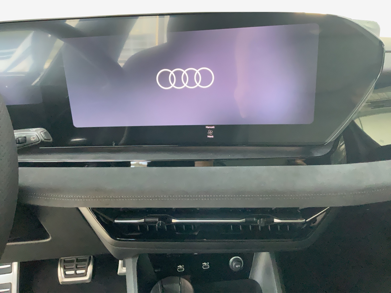 AUDI Q6 e-tron quattro-image-10
