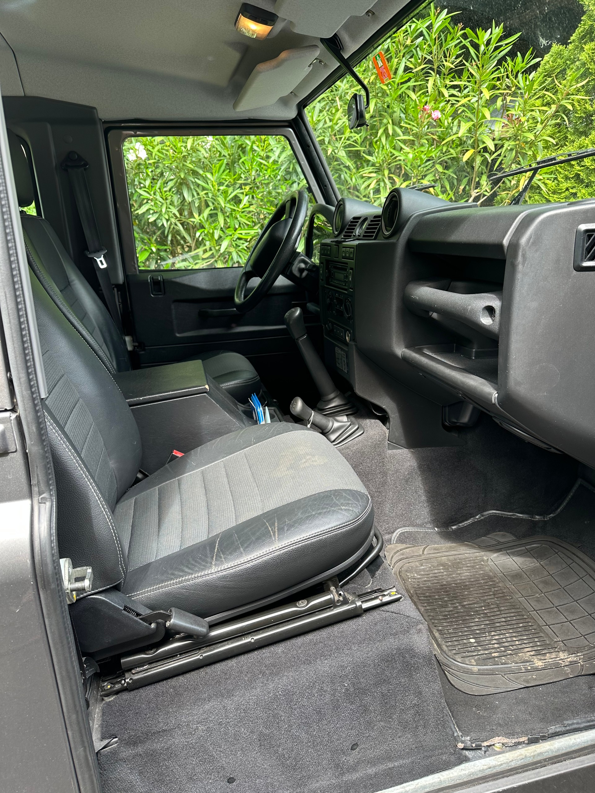 LAND ROVER 2.4 Td4 SW-image-1