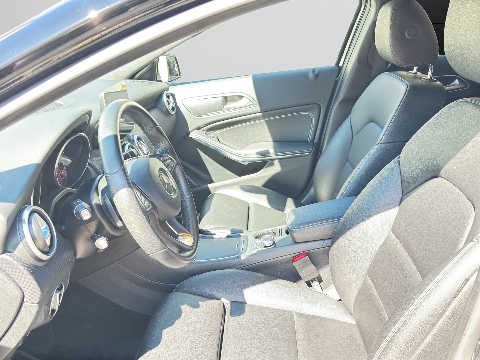 MERCEDES-BENZ A 180 Night Star 7G-DCT-image-6