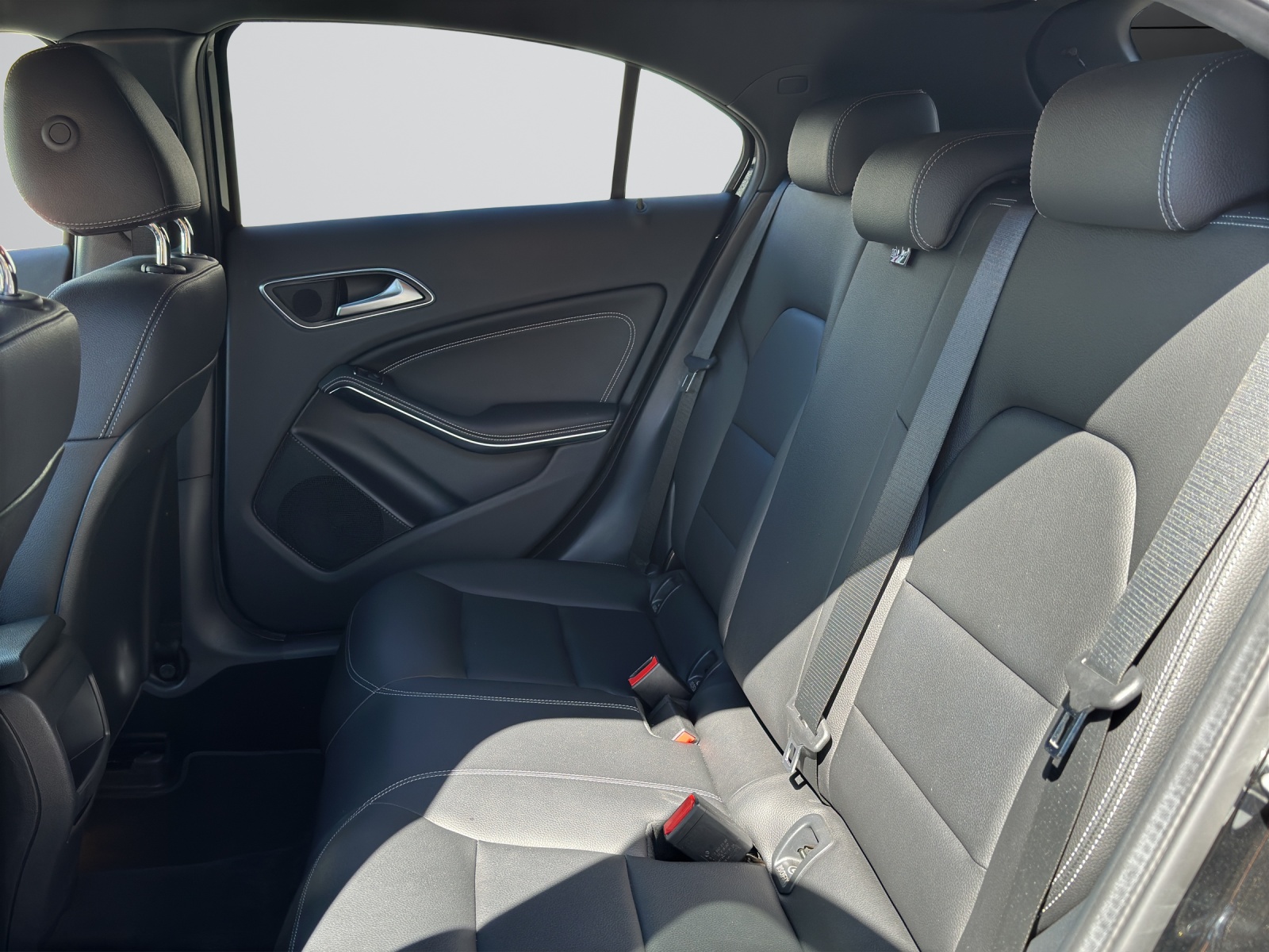 MERCEDES-BENZ A 180 Night Star 7G-DCT-image-7
