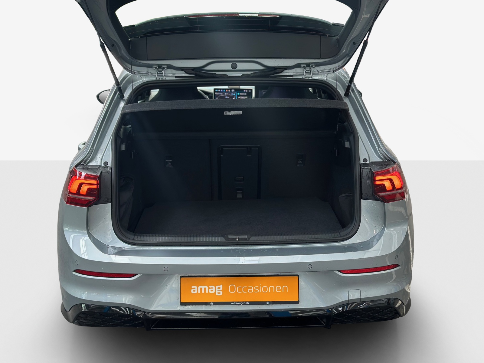 VW Golf 1.5 e TSI mHEV R-Line DSG-image-12