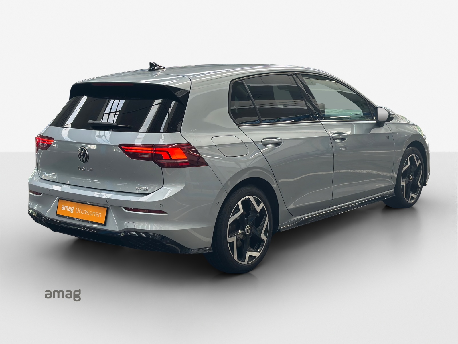 VW Golf 1.5 e TSI mHEV R-Line DSG-image-4