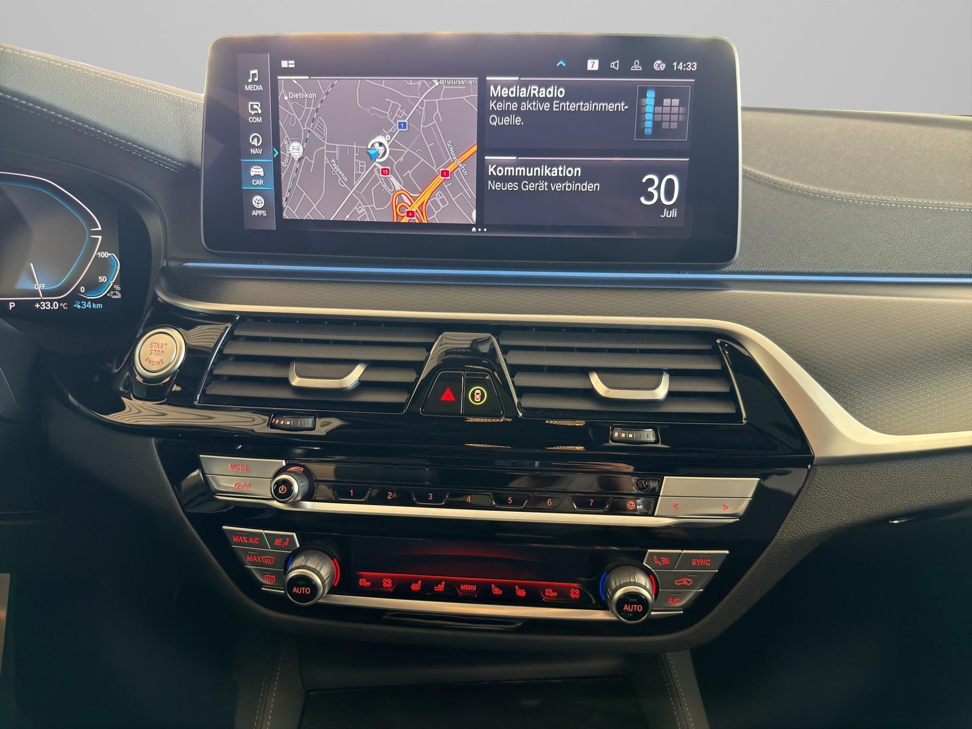 BMW 545e xDrive-image-14