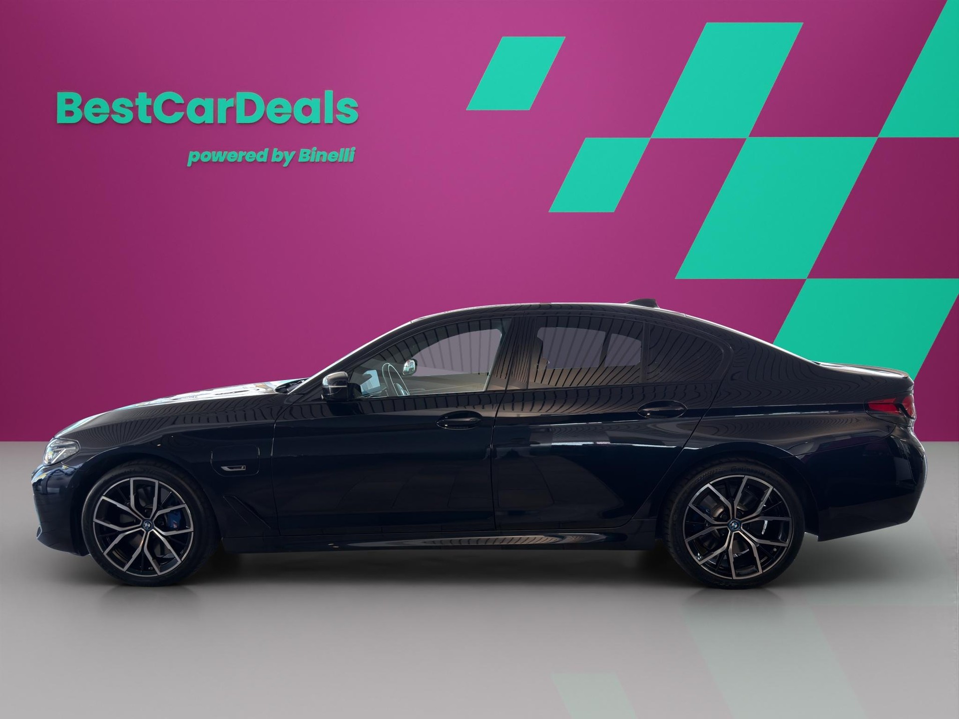 BMW 545e xDrive-image-5