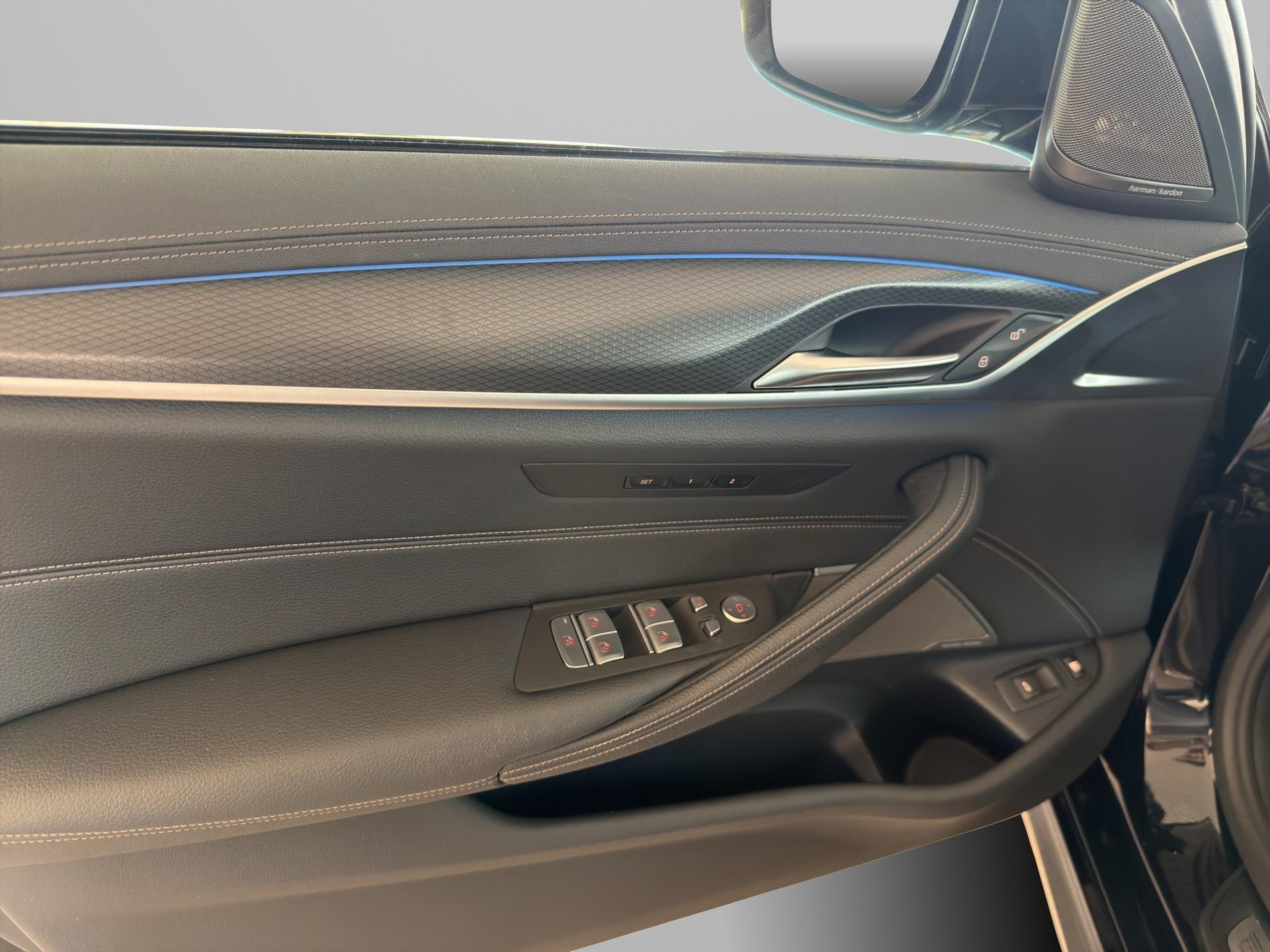 BMW 545e xDrive-image-17
