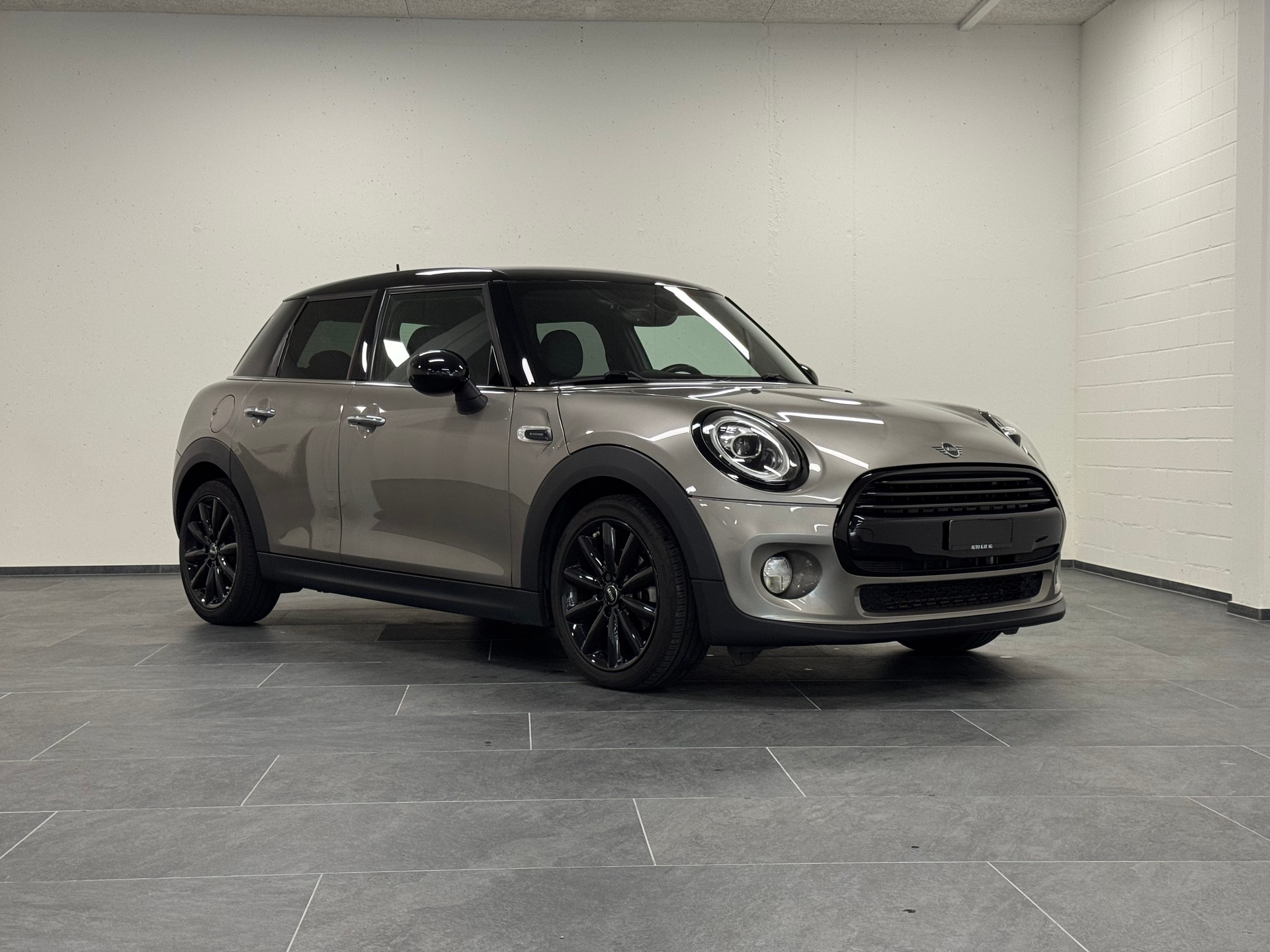 MINI Cooper Blackyard-image-0