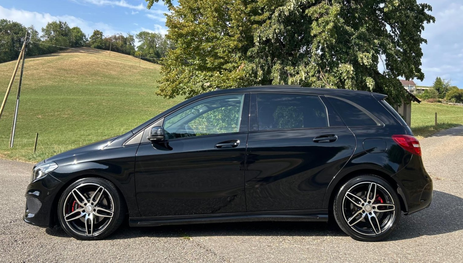 MERCEDES-BENZ B 220 CDI Swiss Star Edition AMG Line 4Matic-image-1