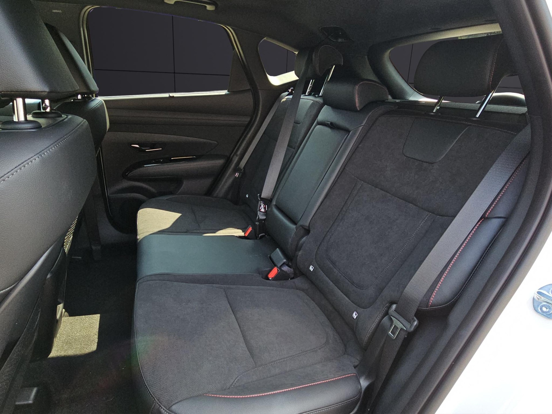 HYUNDAI Tucson 1.6 T-GDi HEV N-Line 4WD-image-10