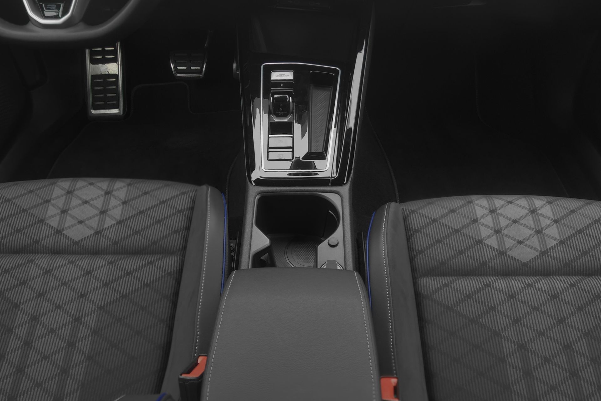 VW Golf Variant 2.0 TSI R-Line DSG 4 Motion-image-8