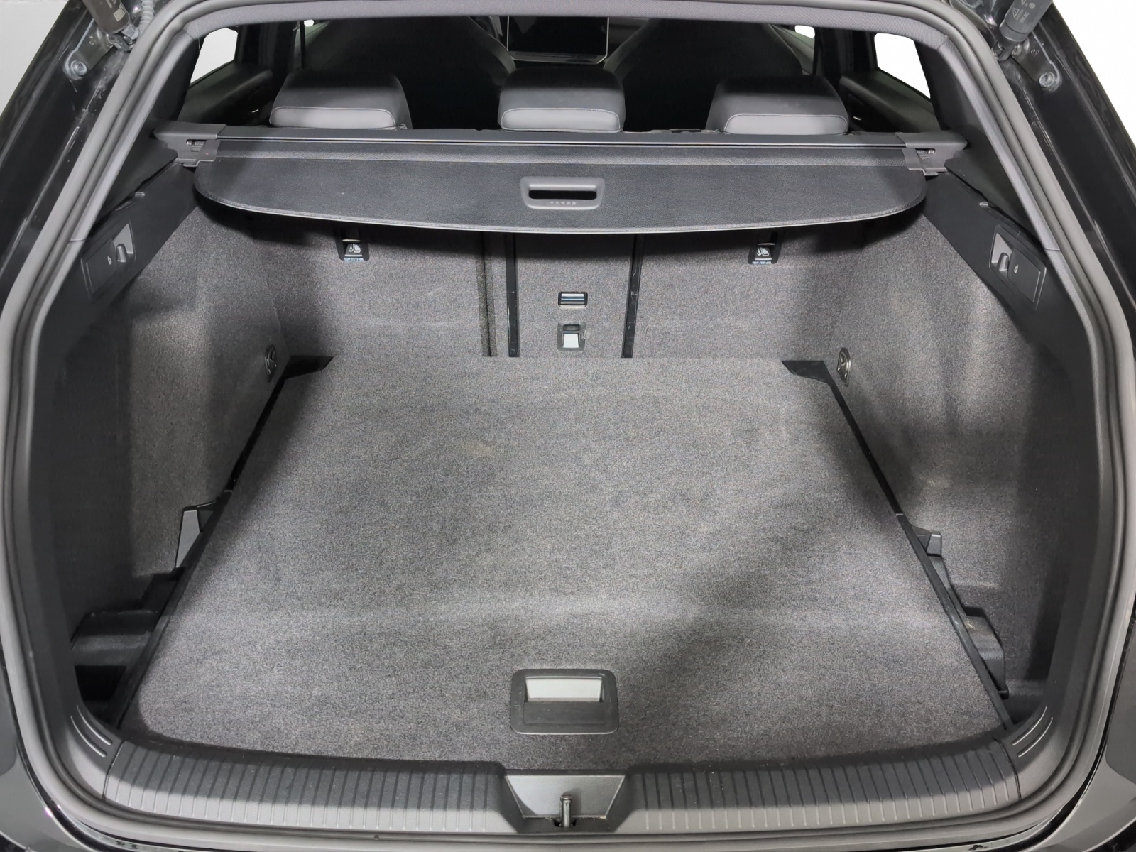 VW Golf Variant 2.0 TSI R-Line DSG 4 Motion-image-14