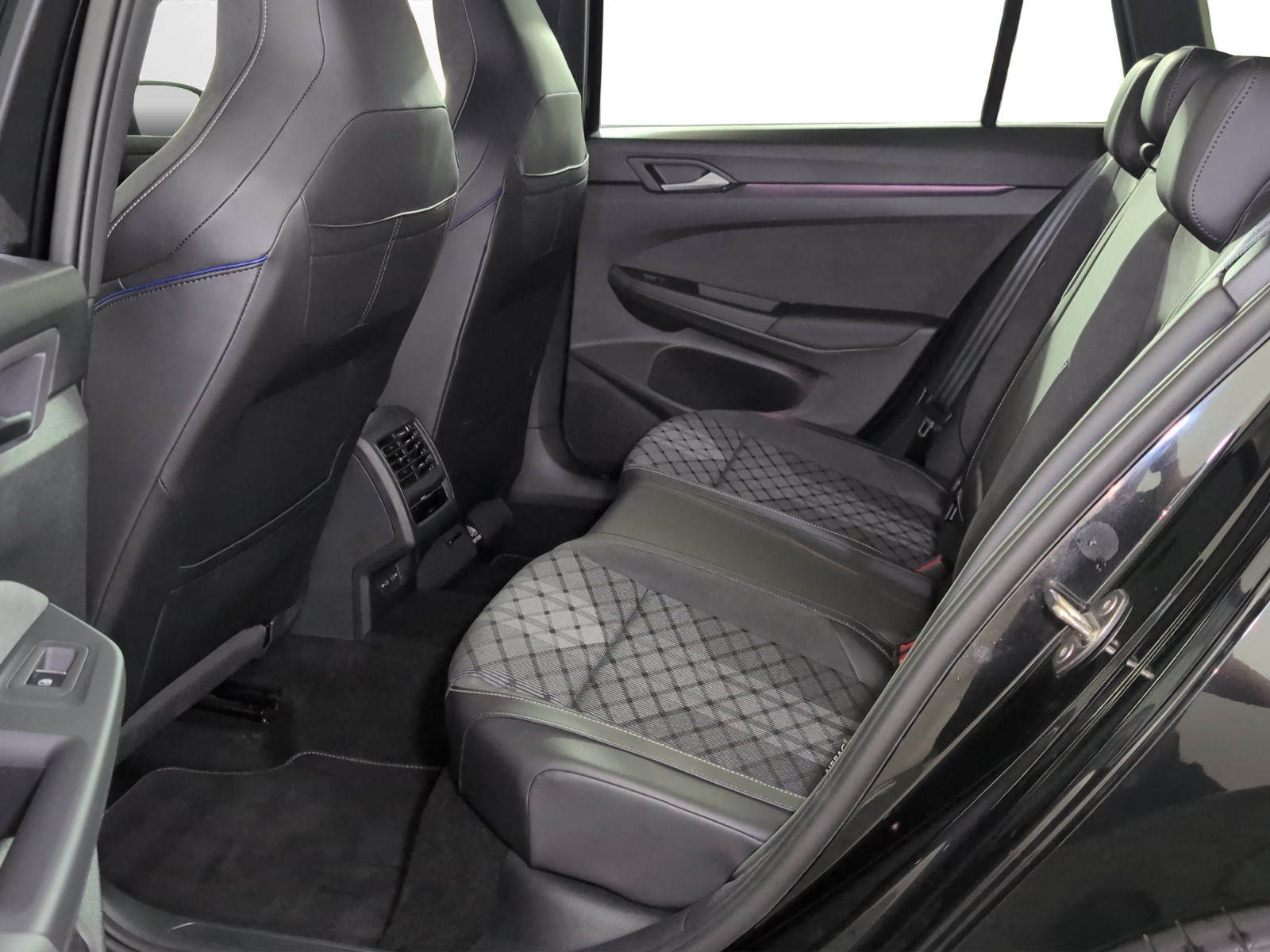 VW Golf Variant 2.0 TSI R-Line DSG 4 Motion-image-7