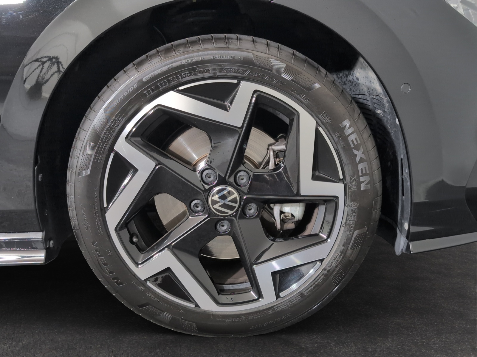 VW Golf Variant 2.0 TSI R-Line DSG 4 Motion-image-4