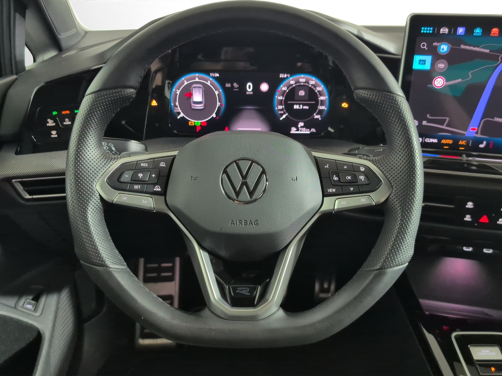 VW Golf Variant 2.0 TSI R-Line DSG 4 Motion-image-11