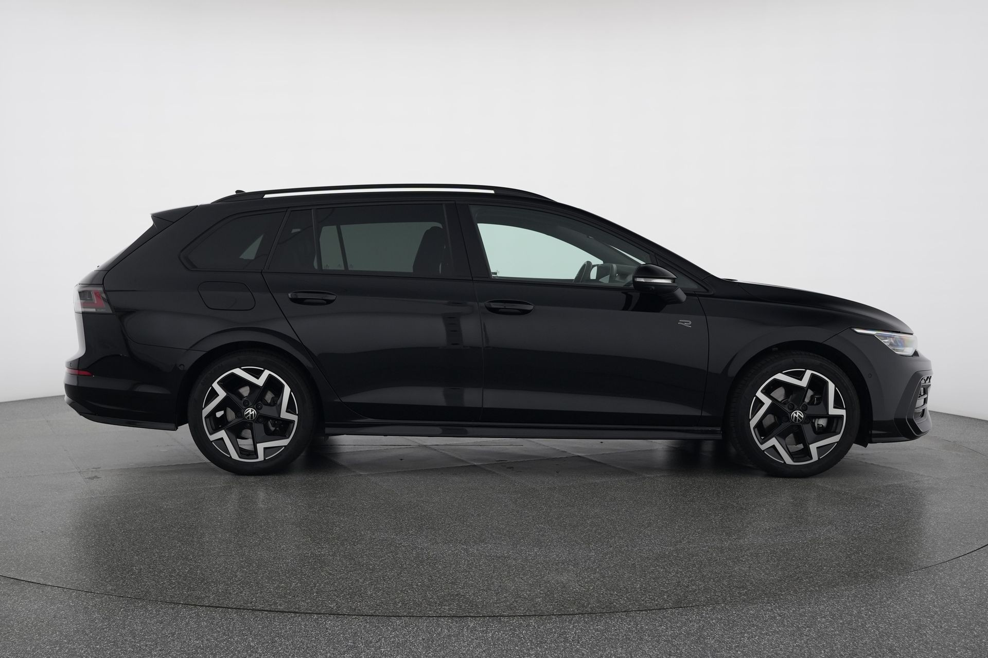 VW Golf Variant 2.0 TSI R-Line DSG 4 Motion-image-5