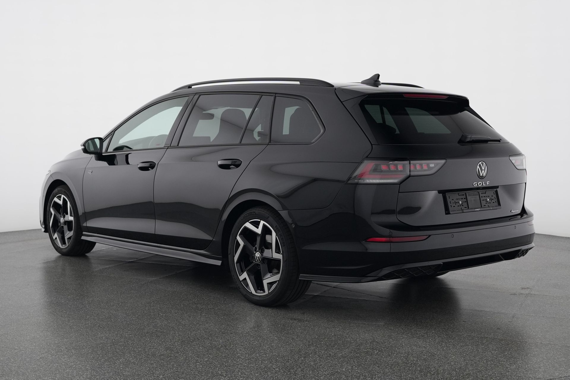 VW Golf Variant 2.0 TSI R-Line DSG 4 Motion-image-3