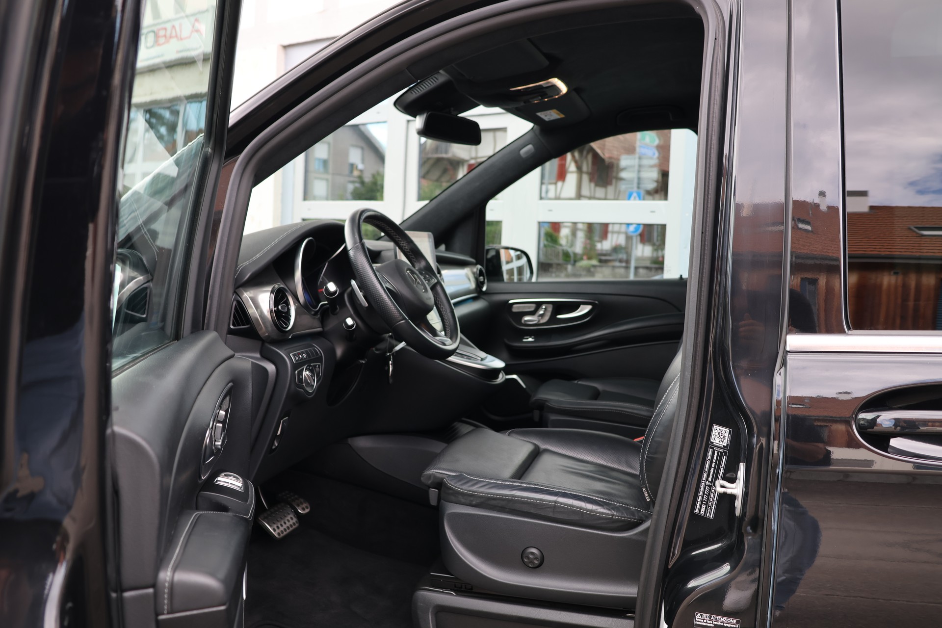 MERCEDES-BENZ V 250 d lang Exclusive 4Matic 9G-Tronic (CH) 7 Plätzer-image-8