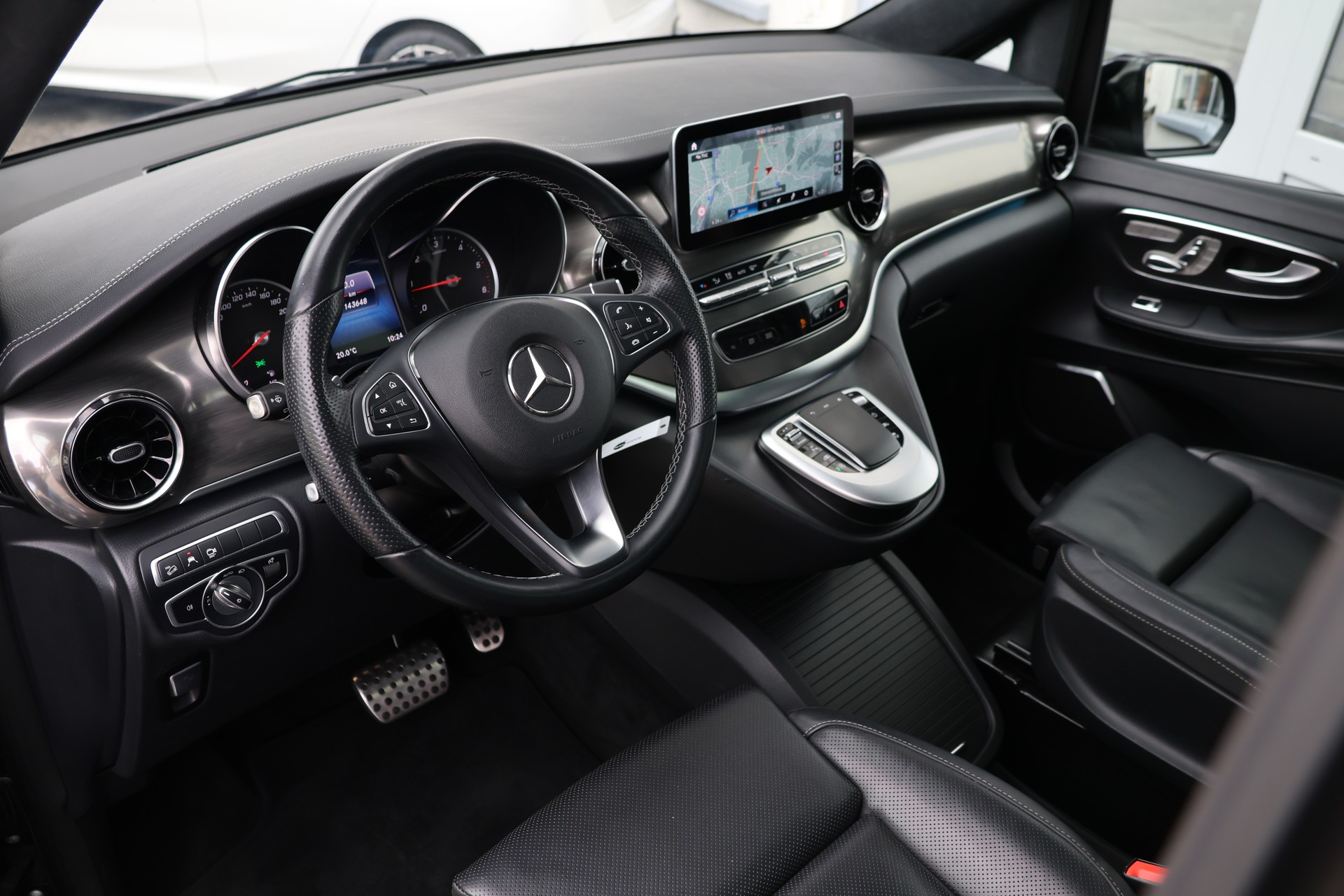 MERCEDES-BENZ V 250 d lang Exclusive 4Matic 9G-Tronic (CH) 7 Plätzer-image-9
