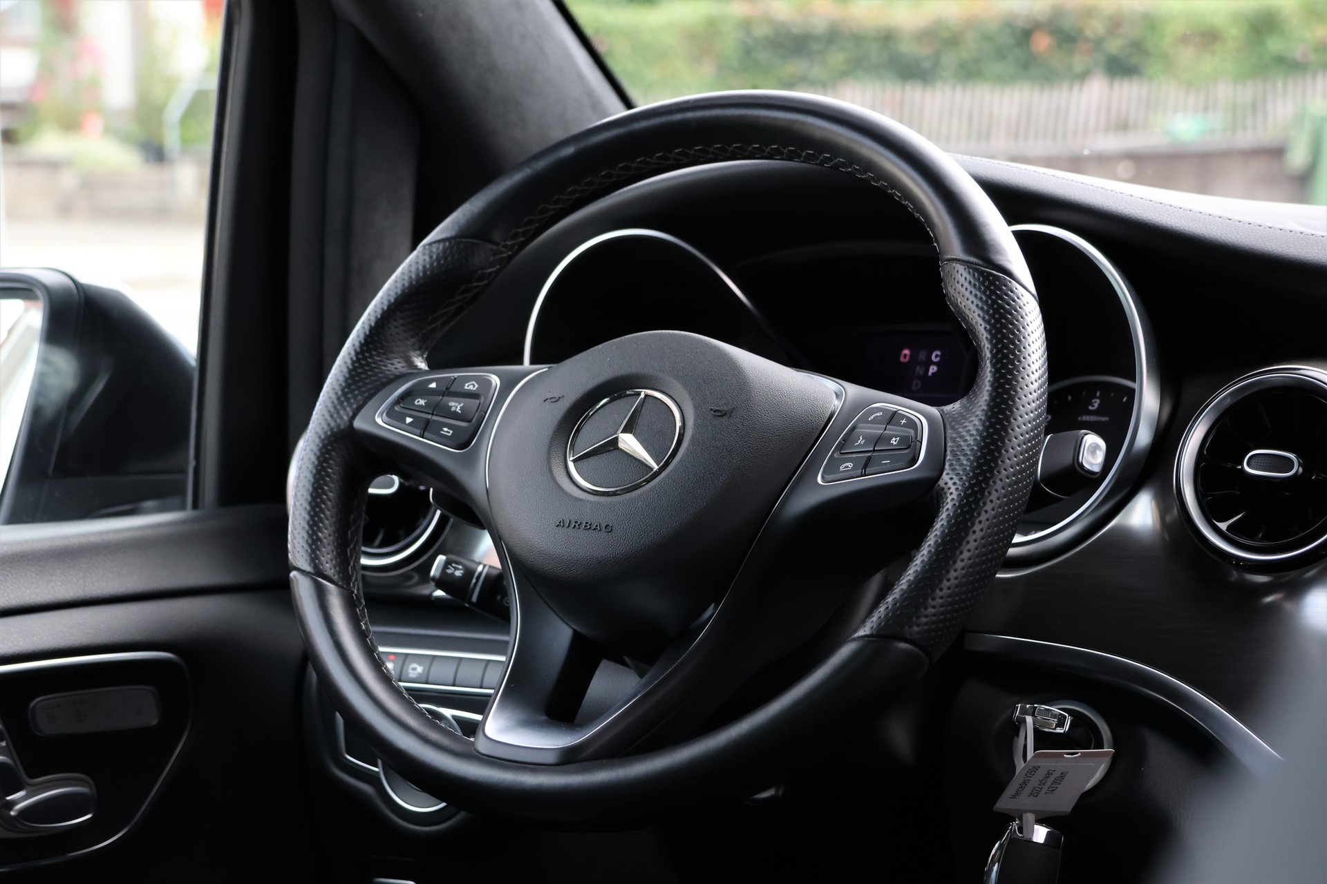 MERCEDES-BENZ V 250 d lang Exclusive 4Matic 9G-Tronic (CH) 7 Plätzer-image-17