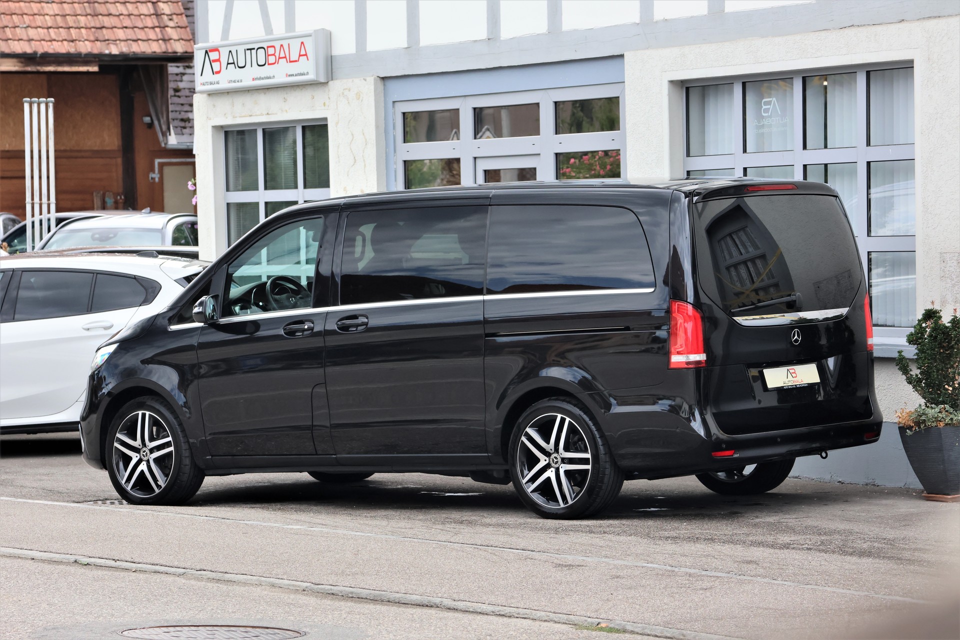 MERCEDES-BENZ V 250 d lang Exclusive 4Matic 9G-Tronic (CH) 7 Plätzer-image-4