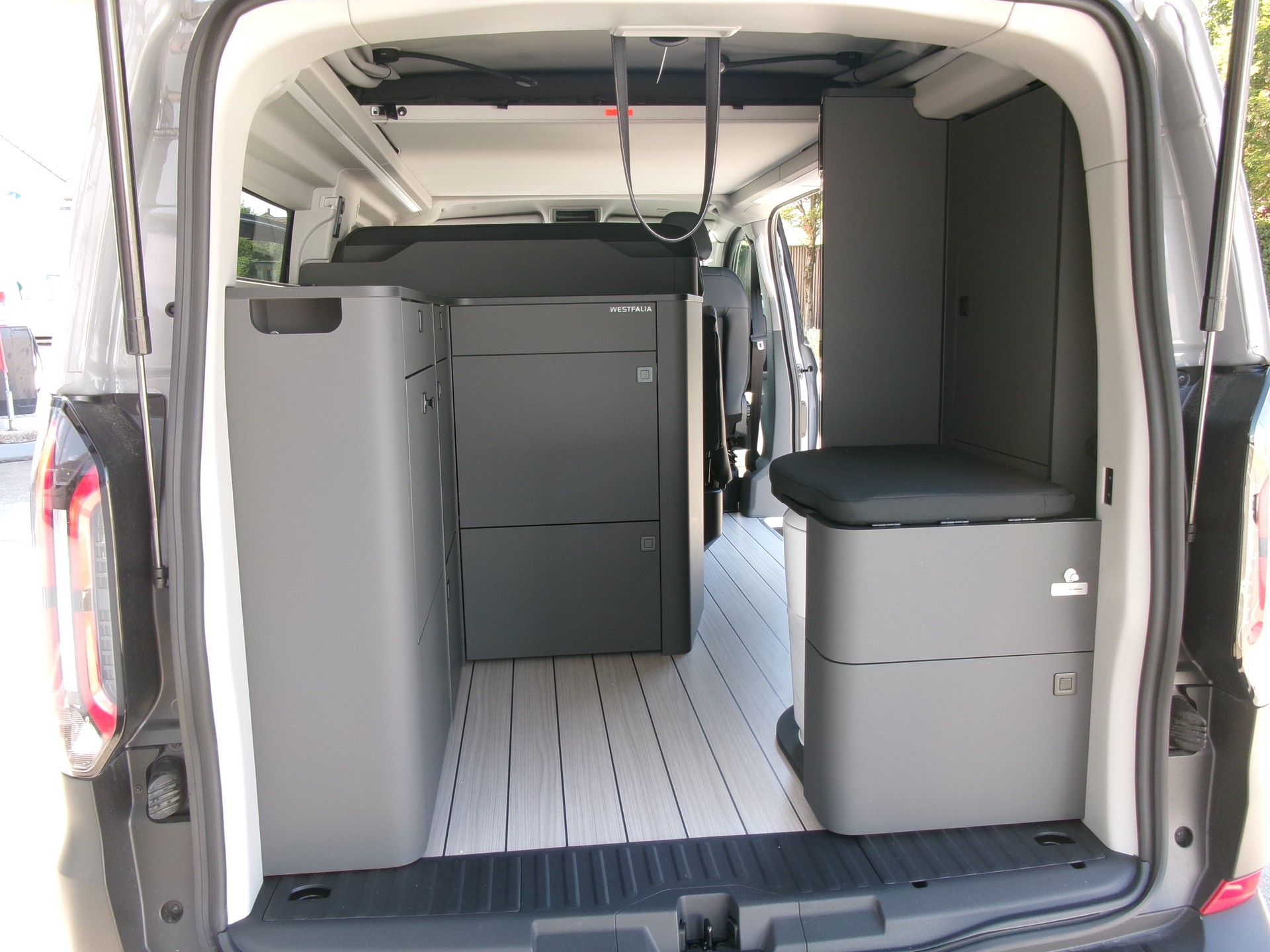FORD Nugget Active 4x4-image-16
