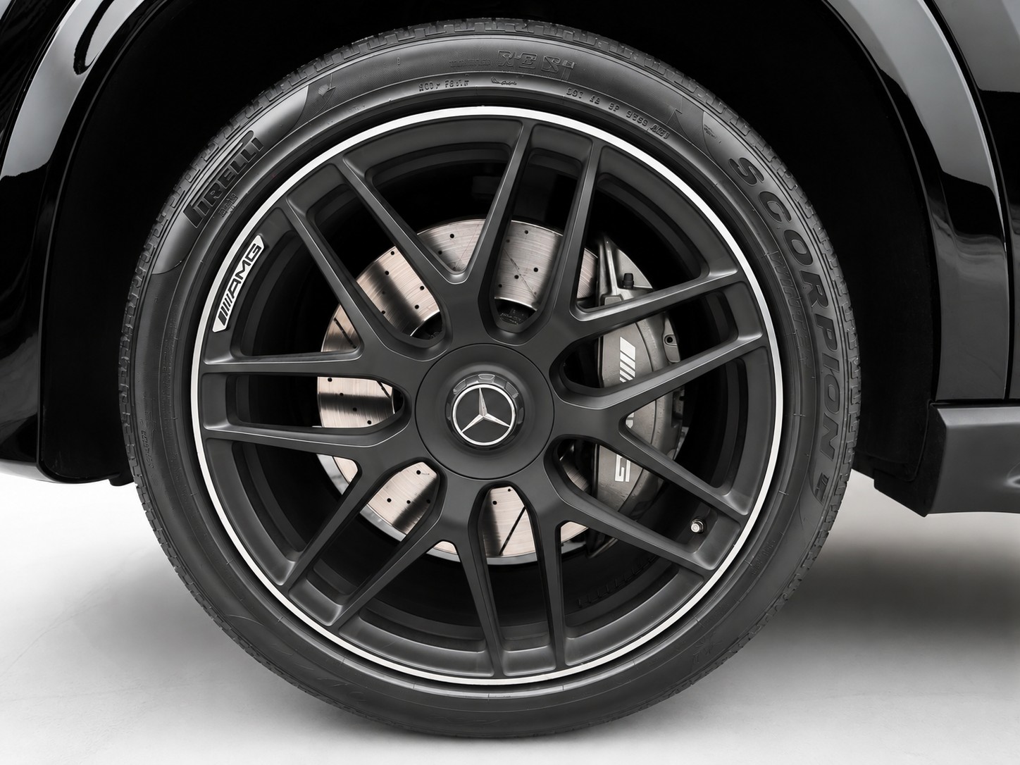 MERCEDES-BENZ GLE 53 Hybrid AMG 4matic+ Coupé v-image-25