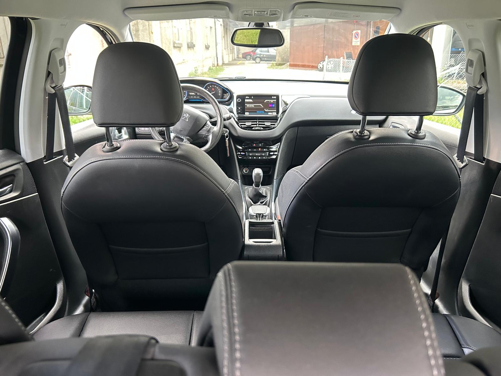 PEUGEOT 2008 1.2 VTI Allure-image-3